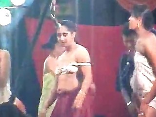 bailando exótico indio desnudo estriptís